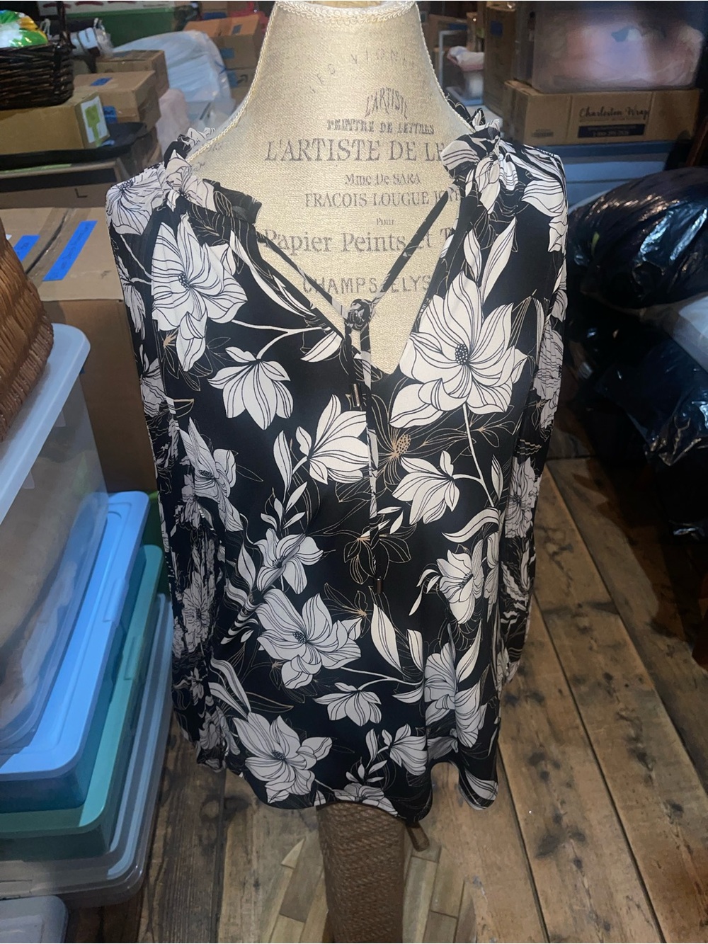 White House Black Market Black & White Floral V-Neck Blouse